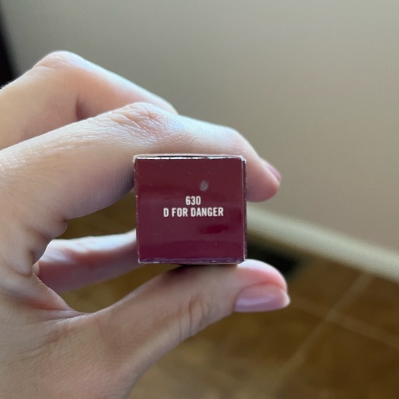 Mac lipstick D for Danger - Picture 2 of 4
